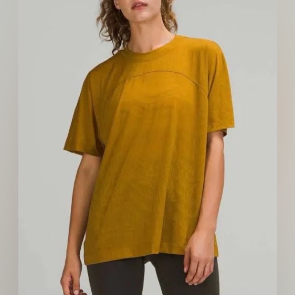 Lululemon Women's 10 Relaxed Fit Training Tee Gold Spice No-Stink Zinc
